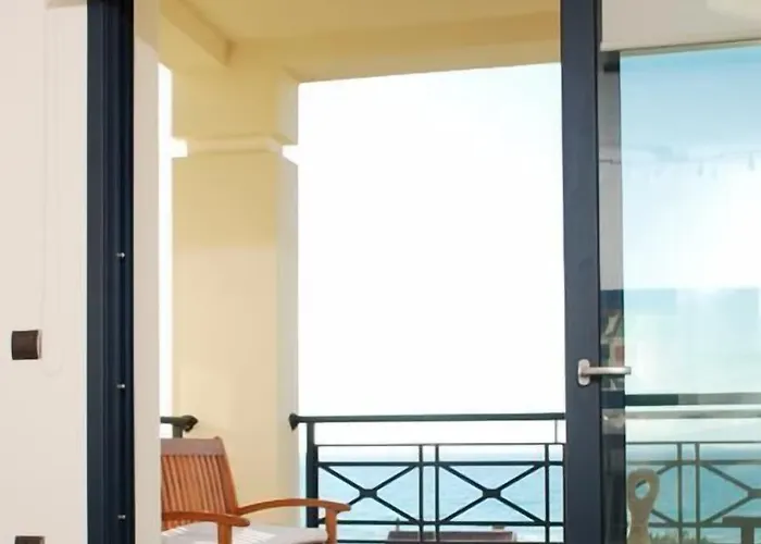 Sugar And Almond Hotel 4*